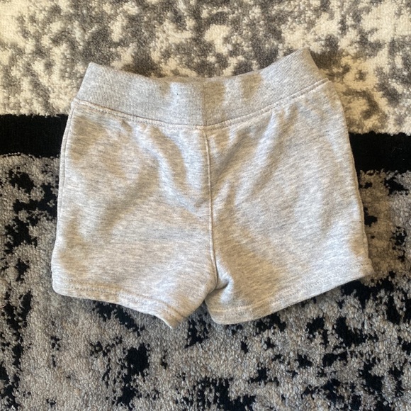 Toddler Garanimals Gray Shorts size 12M - Picture 2 of 3